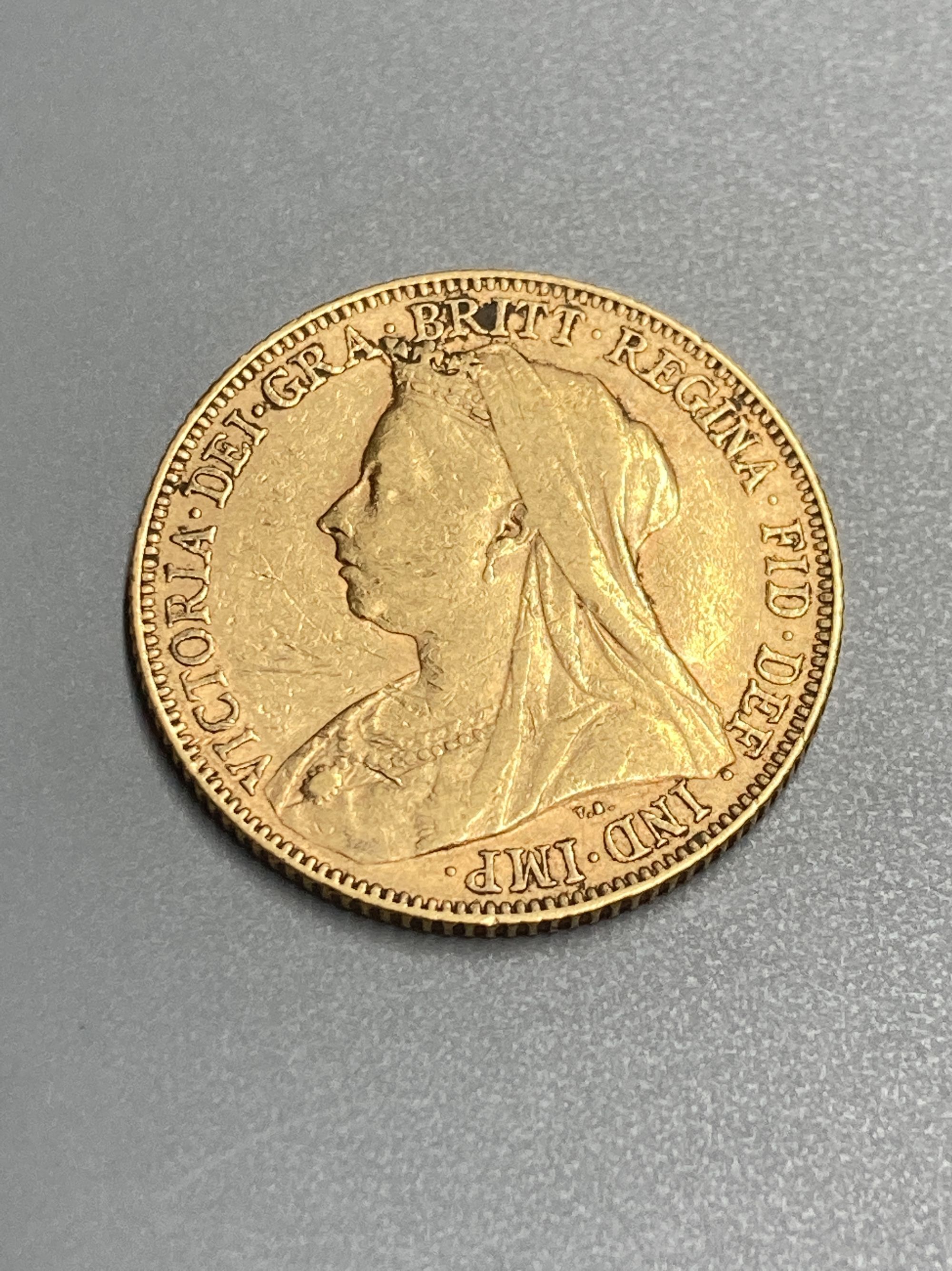 A Victorian 1900 gold sovereign, GF.